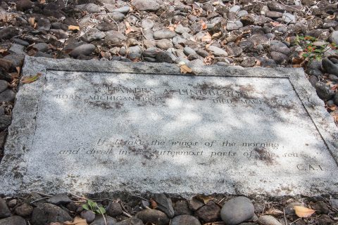 Charles Lindbergh's grave, Maui