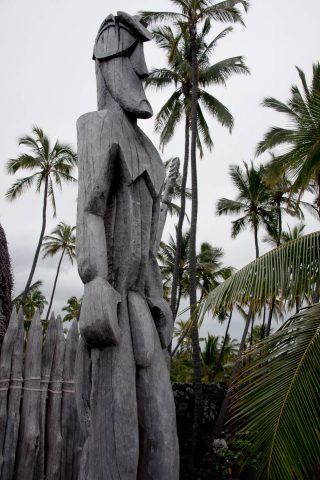 Ki'i guardian of refuge, Pu'uhonua o Honaunau, Big Island