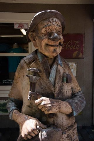 Attendant petrol station, Koloa, Kauai