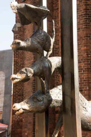 The Four Animals Statue, Rige