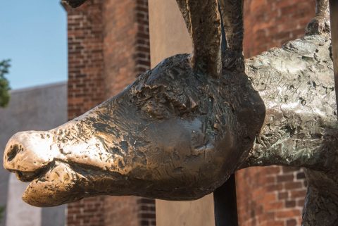 The Four Animals Statue, Rige