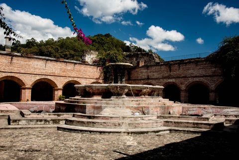 Cloister foountain, La Merced, Antigua