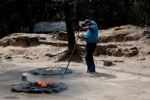 Modern Mayans, Iximche