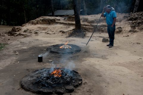 Modern Mayans, Iximche