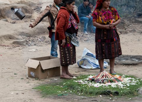 Modern Mayans, Iximche