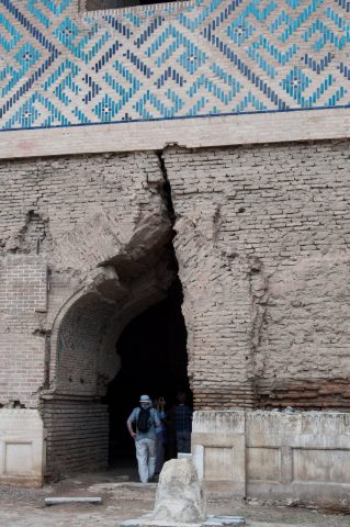 Bibi Khanum Mosque, Samarkand - damage