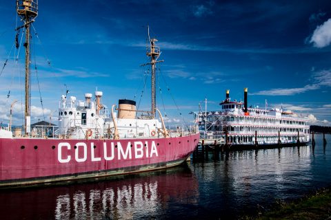 Columbia Lightship & paddlesteamer, Astoria
