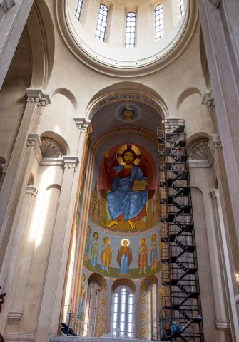 Tsminda Sameba Cathedral, Tbilisi interior