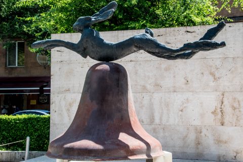 Barry Flanagan sculpture, Yerevan