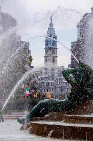 JFK Plaza fountain though to City Hall, Philadelphia