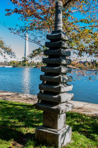 Washington Monument and Japanese pagoda, Washington DC