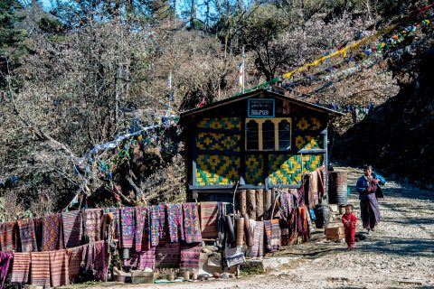 Stall, Pelela Pass, Bhutan