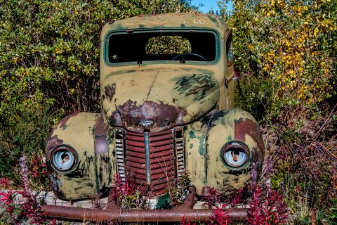 Abandoned vehicle, Destruction Bay, Kluane Lake, near Haines Jun