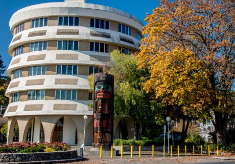 Totem Pole & Courthouse, Duncan, Vancouver Island