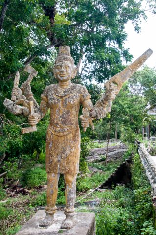 Phnom Santuk, en route to Siem Reap