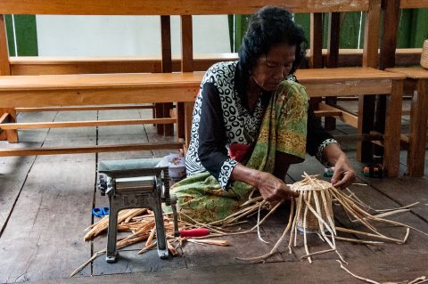 Water hyacinth weaving, Tonle Sap lake